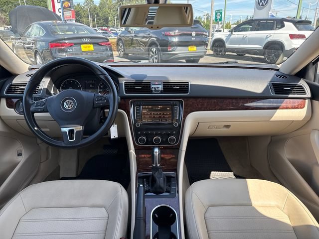 Used 2013 Candy White Volkswagen SEL image 11