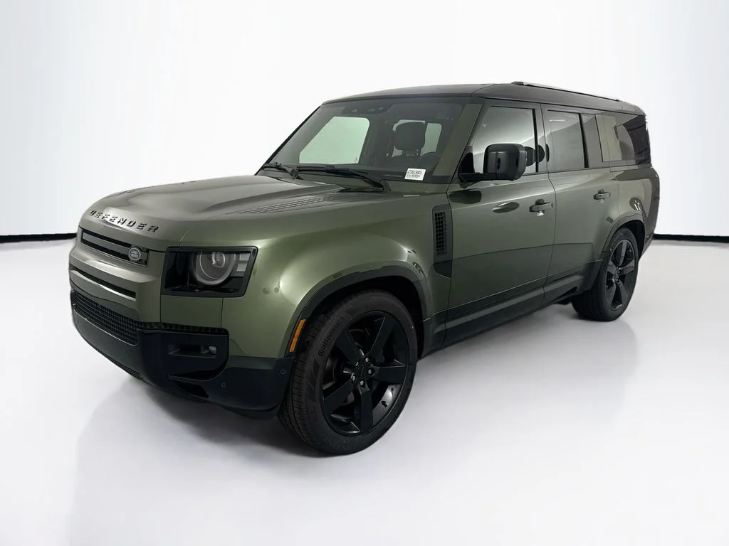 New 2026 Woolstone Green Land Rover X-Dynamic SE image 1