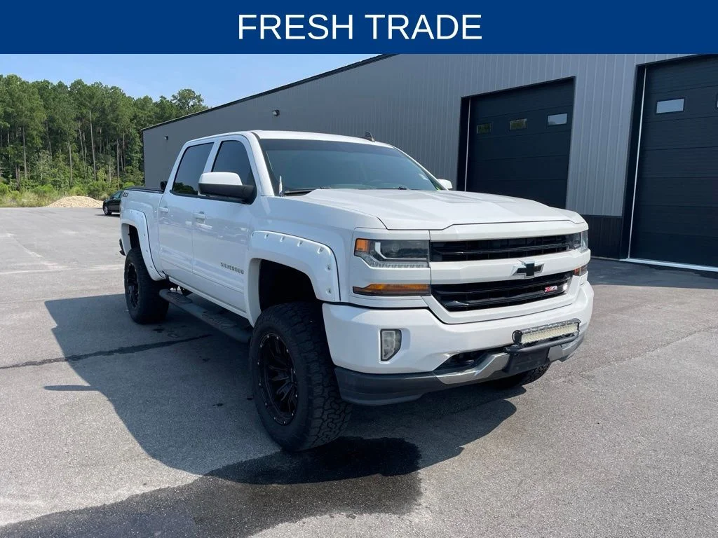 Used 2018 White Chevrolet LT image 1