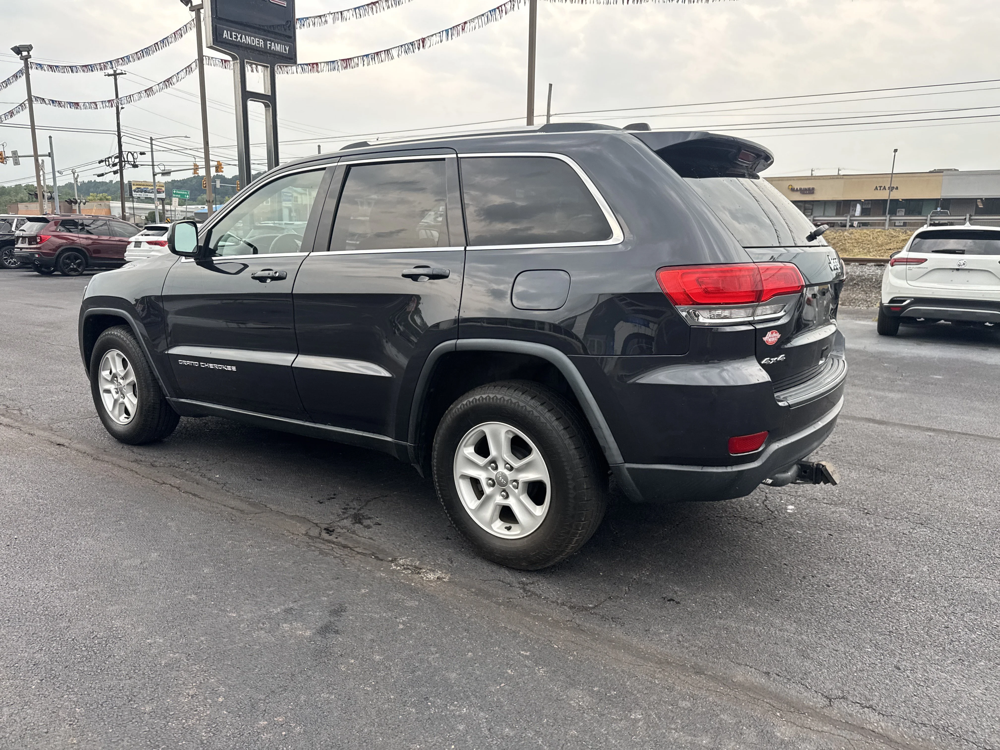 Used 2014 Maximum Steel Metallic Clearcoat Jeep Laredo image 6