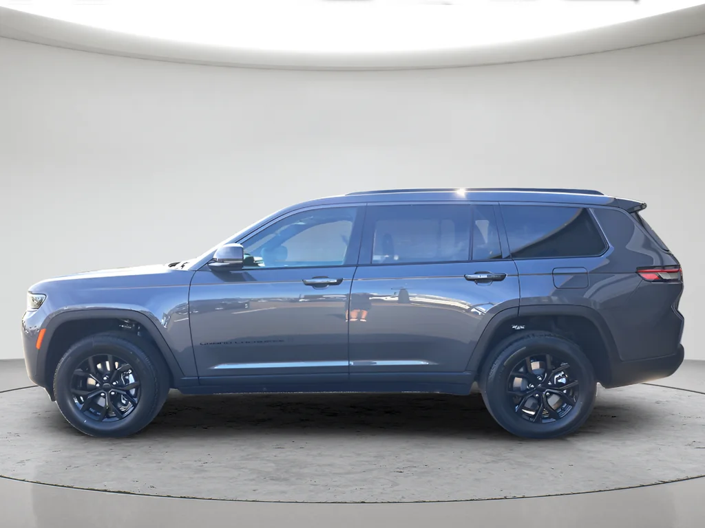 New 2026 Baltic Gray Metallic Clearcoat Jeep Altitude image 6