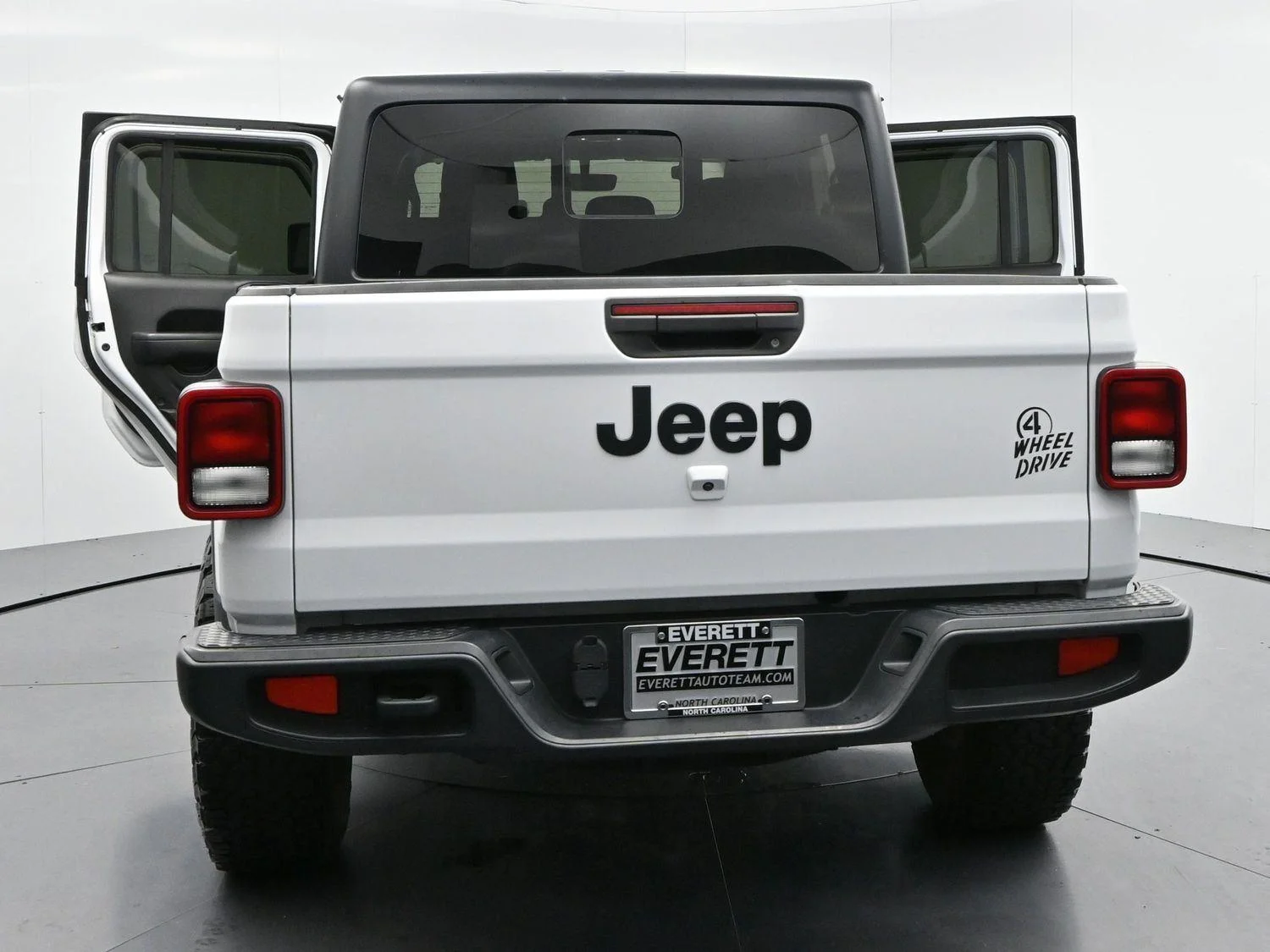 Used 2022 White Jeep Willys image 37