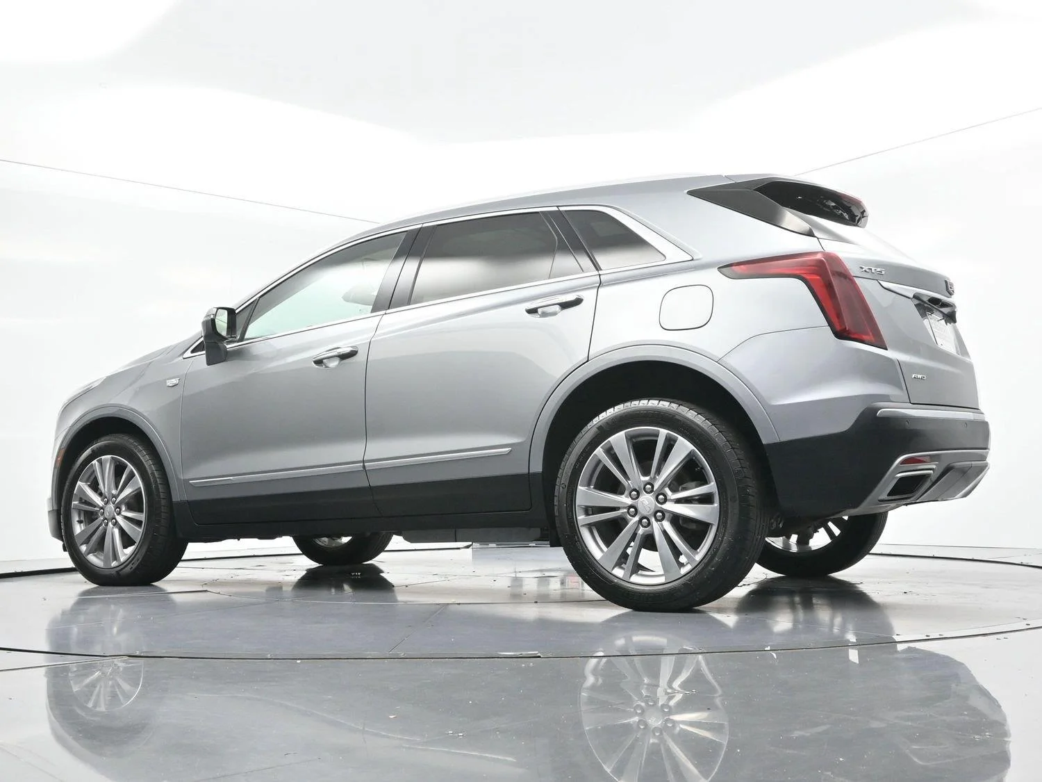 Used 2024 Argent Silver Metallic Cadillac Premium Luxury image 47