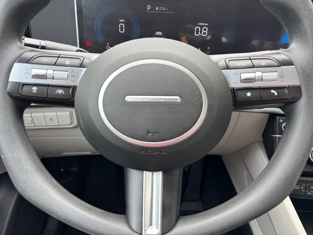 Used 2025 Silver Hyundai SE image 27