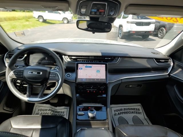 Used 2024 Silver Jeep Limited image 17
