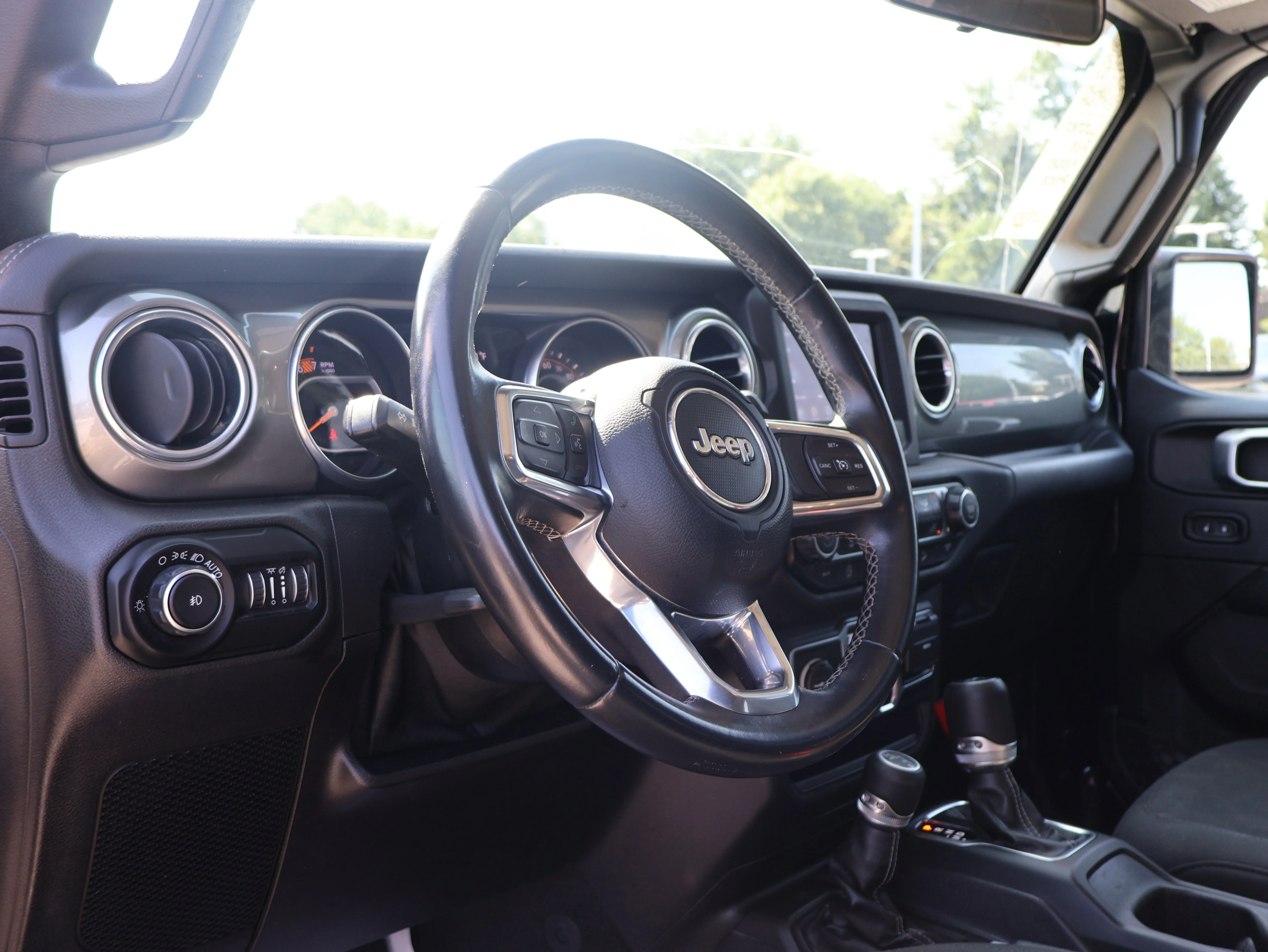 Used 2019 Black Clearcoat Jeep Sahara image 21