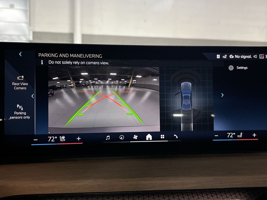 2025 BMW 3 Series 330i - Photo 17