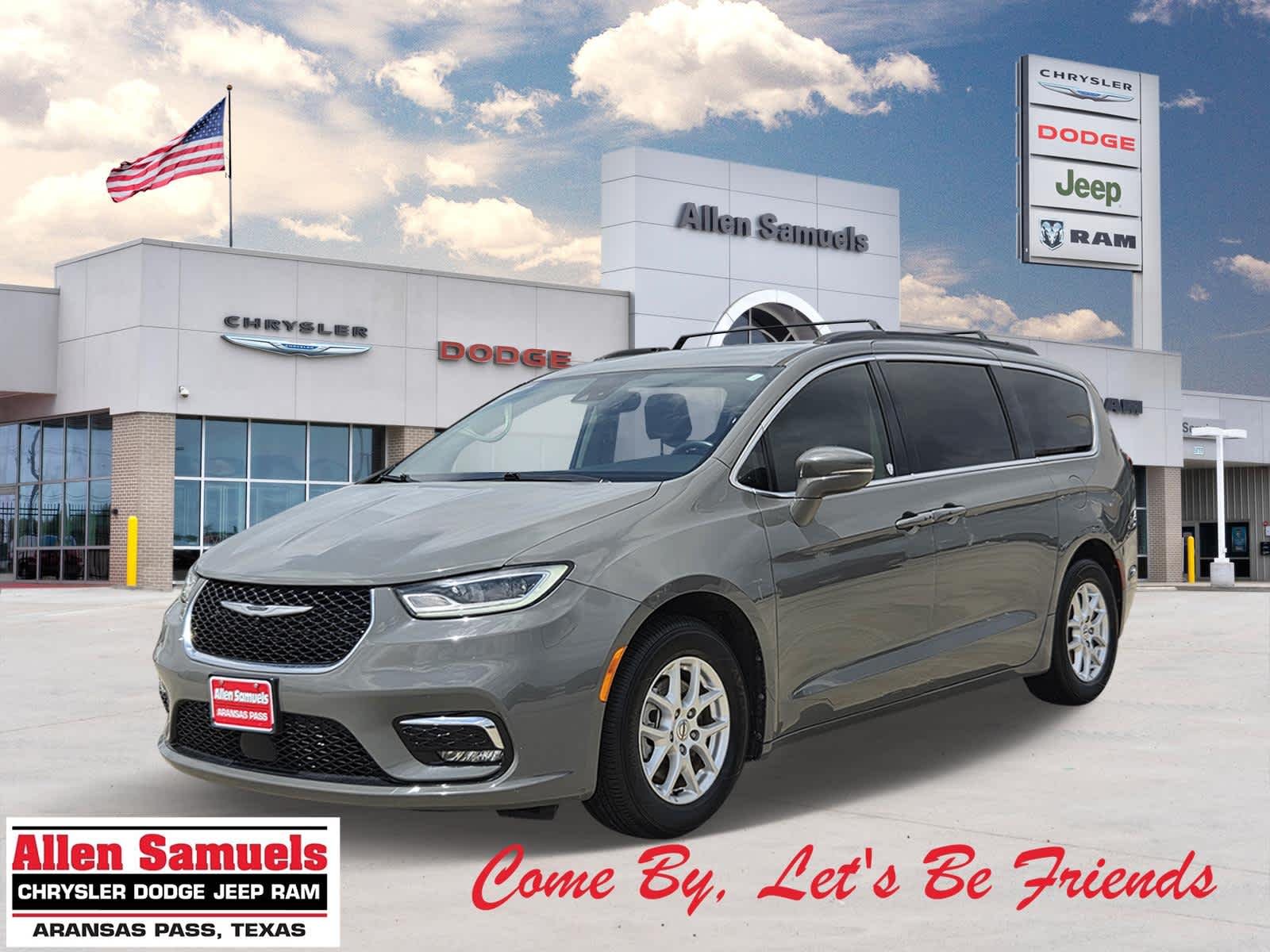 Pre-Owned 2022 Chrysler Pacifica Touring L FWD Mini-van, Passenger