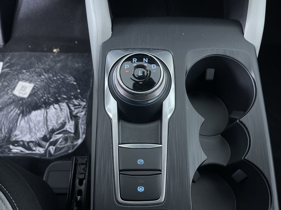 New 2026 Oxford White Ford Active image 21