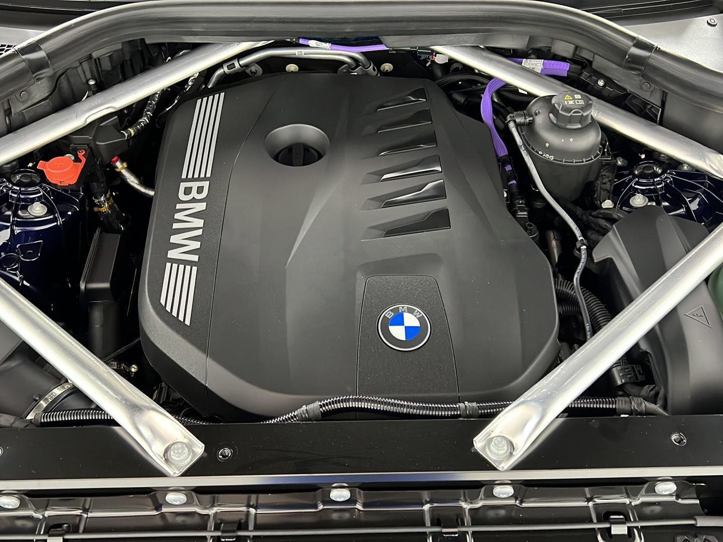 New 2026 Tanzanite Blue II Metallic BMW xDrive40i image 28