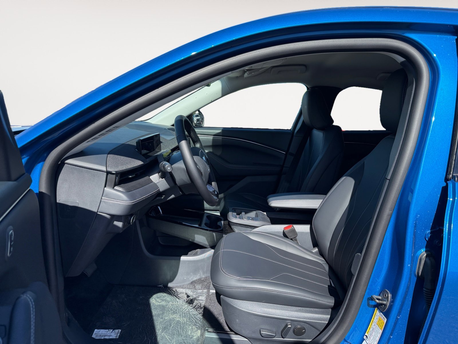 New 2026 Velocity Blue Metallic Ford Select image 10