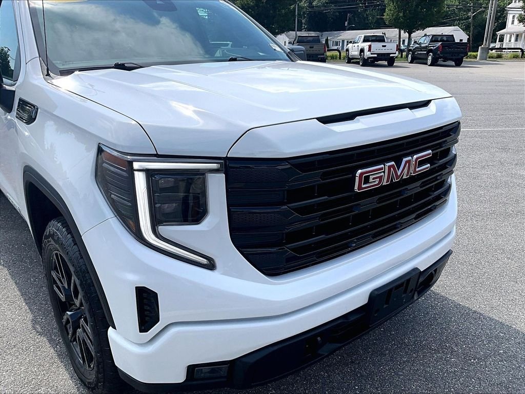 Used 2024 White GMC Elevation image 33