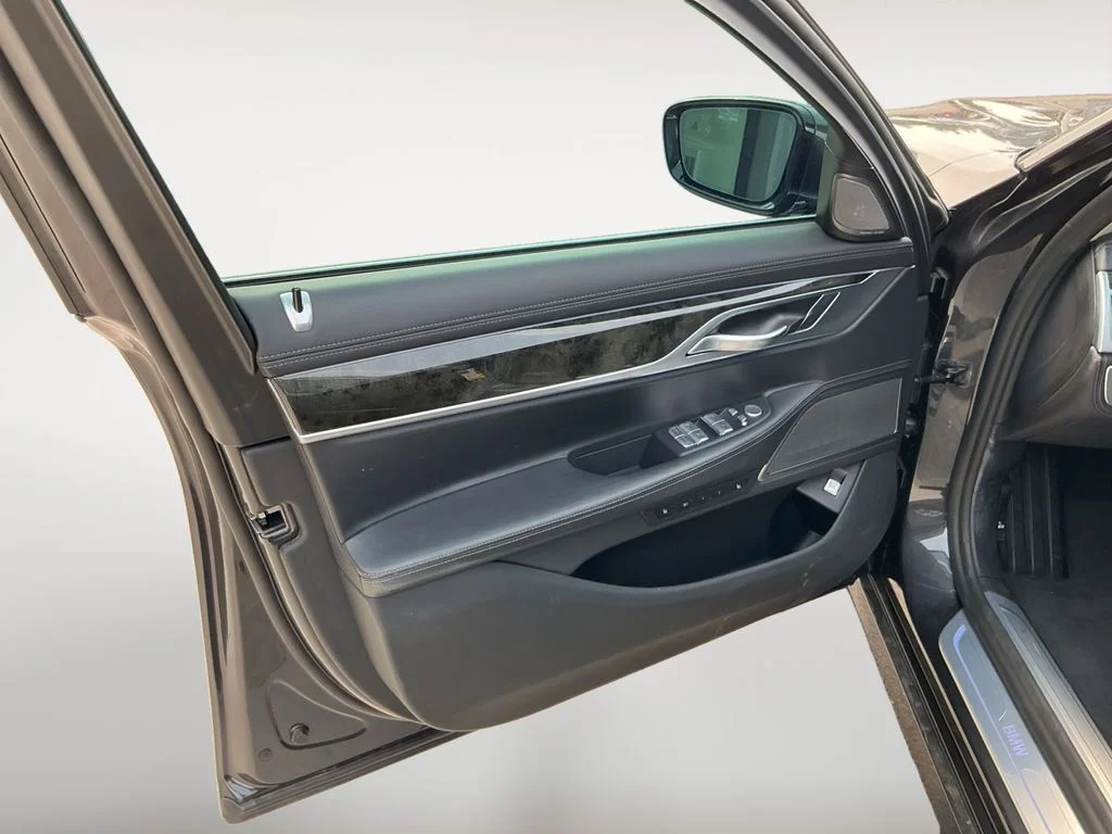 2022 BMW 7 Series 750i - Photo 10