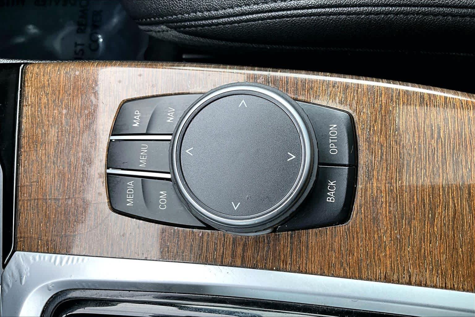 Used 2019 Glacier Silver Metallic BMW xDrive30i image 32