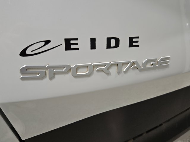 Used 2023 White Kia LX image 36