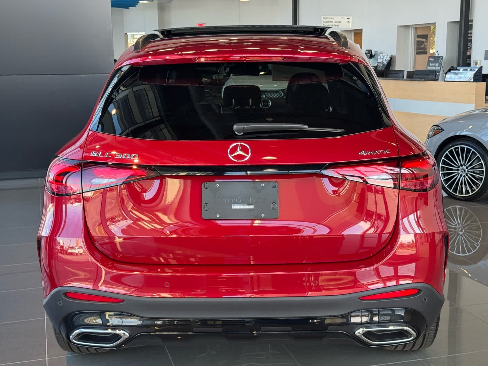 New 2027 MANUFAKTUR Patagonia Red Metallic Mercedes-Benz GLC 300 image 6