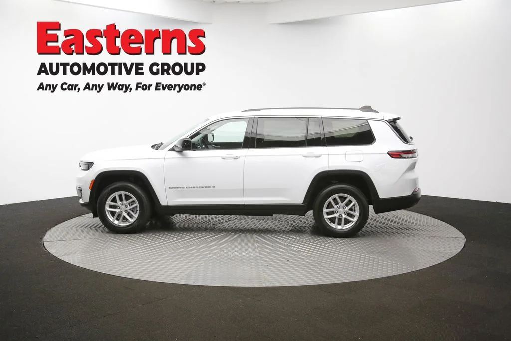Used 2023 White Jeep Laredo image 61