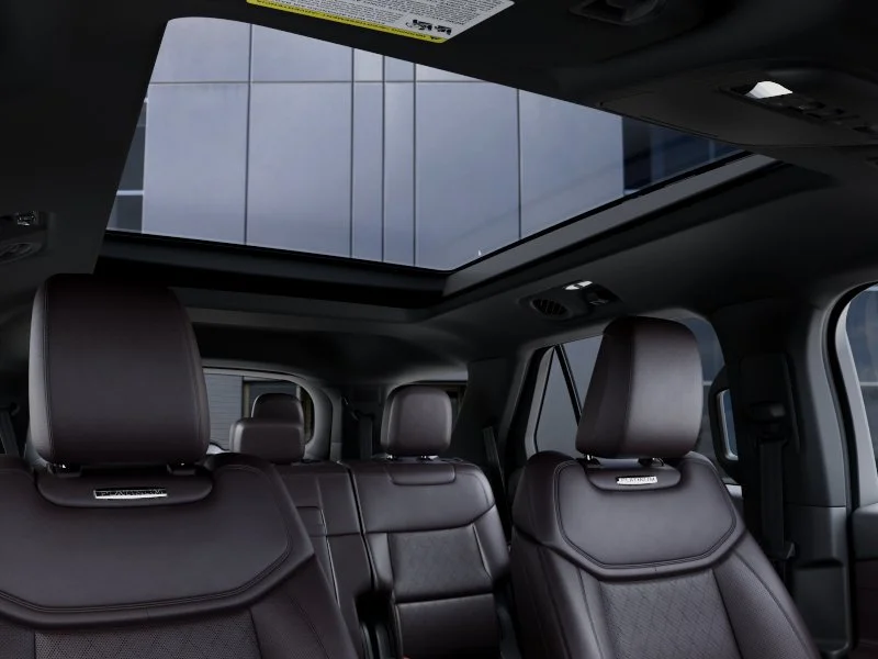 New 2027 Star White Metallic Tri-Coat Ford Platinum™ image 22