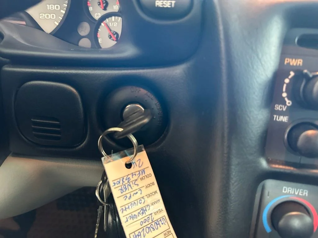 Used 2000 Silver Chevrolet Base image 36