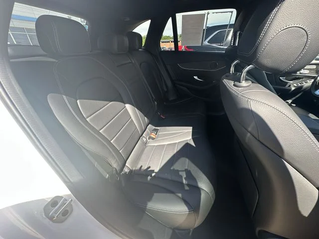 Used 2022  Mercedes-Benz GLC 300 image 29