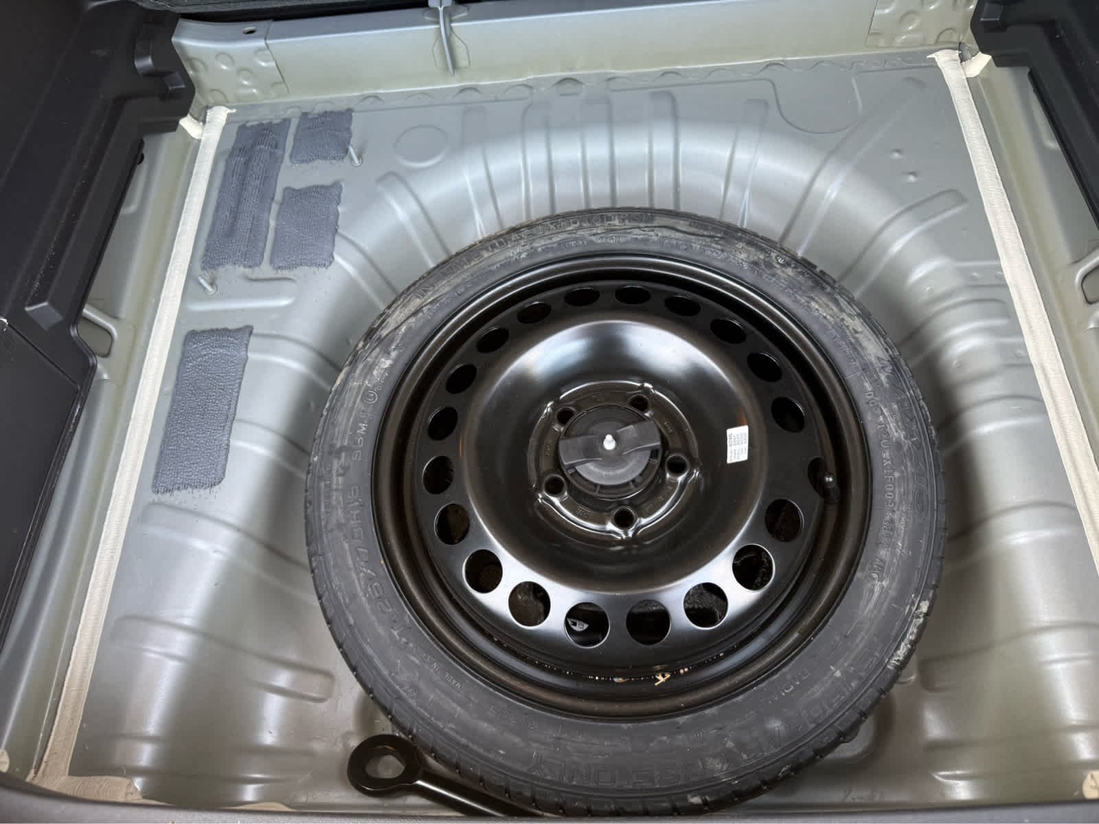 Used 2025 Sterling Gray Metallic Chevrolet LT image 16
