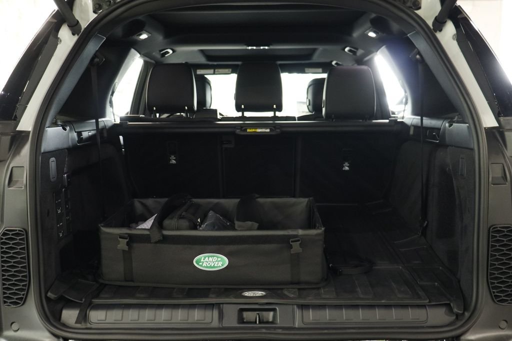 New 2026 Fuji White Land Rover Dynamic SE image 22