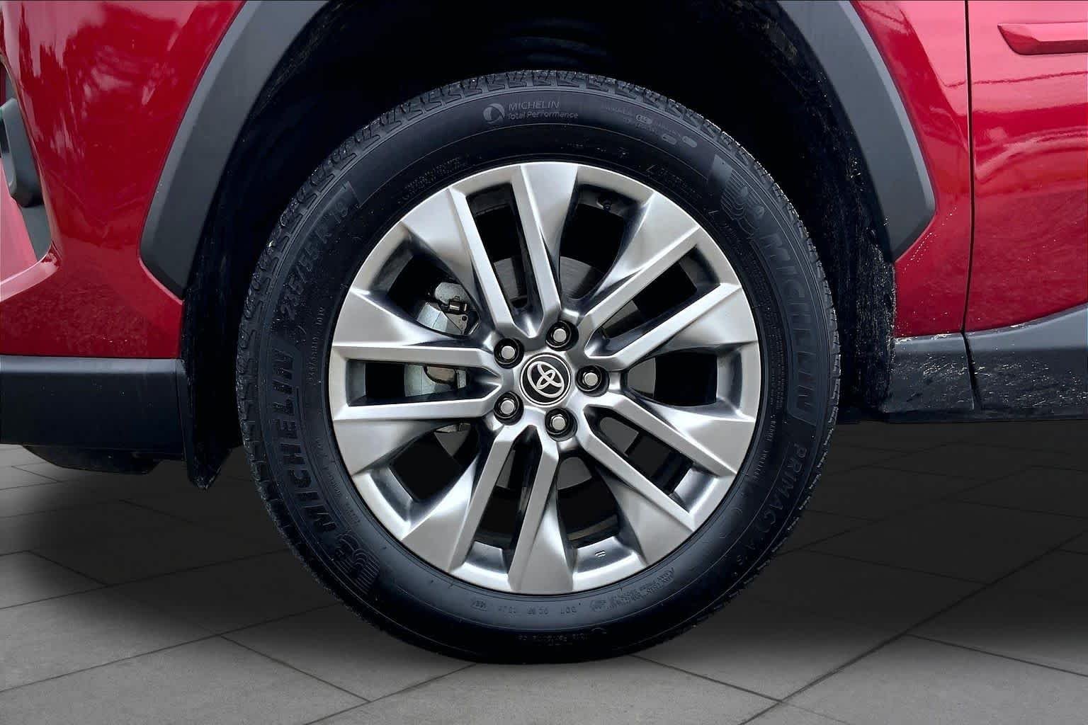 Used 2024 Ruby Flare Pearl Toyota XLE Premium image 11