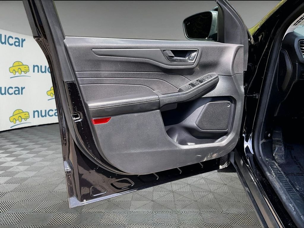 Used 2023 Black Ford Active image 10