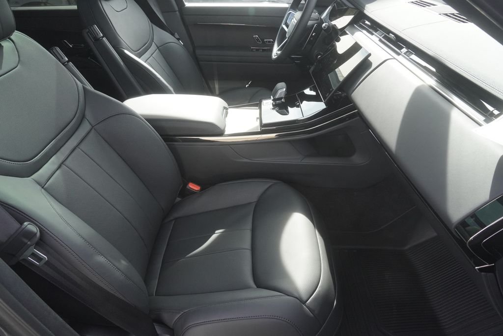 New 2026 Carpathian Grey Land Rover SE image 23