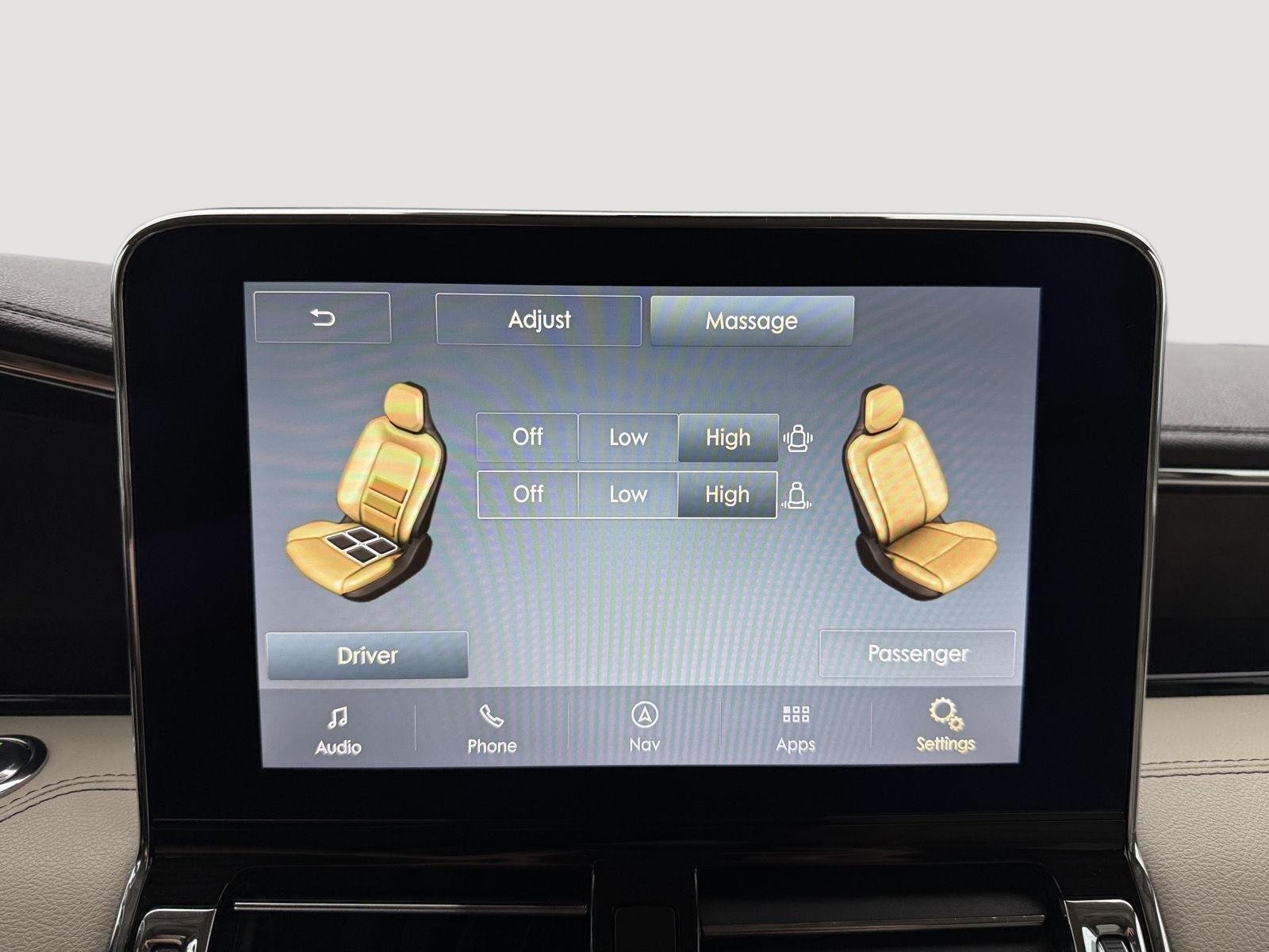 Used 2020 Ceramic Pearl Lincoln Reserve image 26