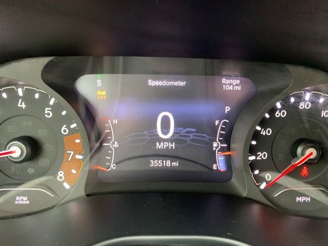 Used 2022 Black Jeep Latitude Lux image 25