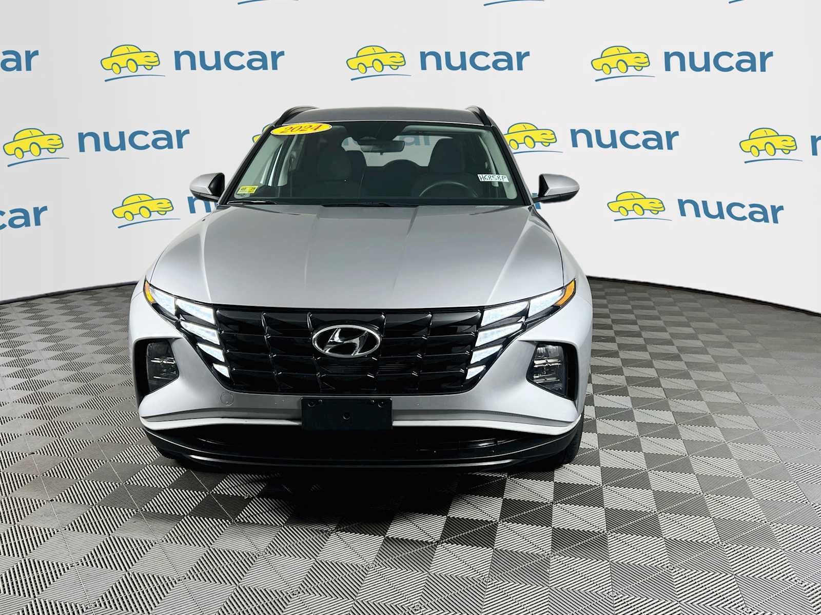 Used 2024 Shimmering Silver Hyundai SEL image 2