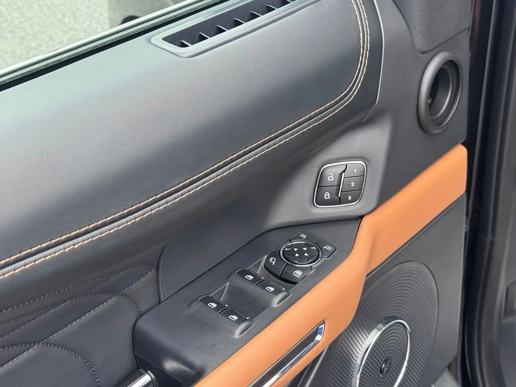 Used 2023 Agate Black Metallic Ford Platinum image 9