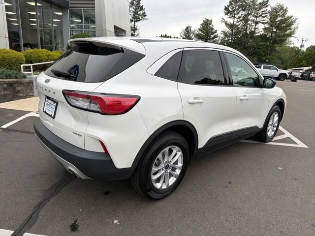 Used 2022 White Ford SE image 8