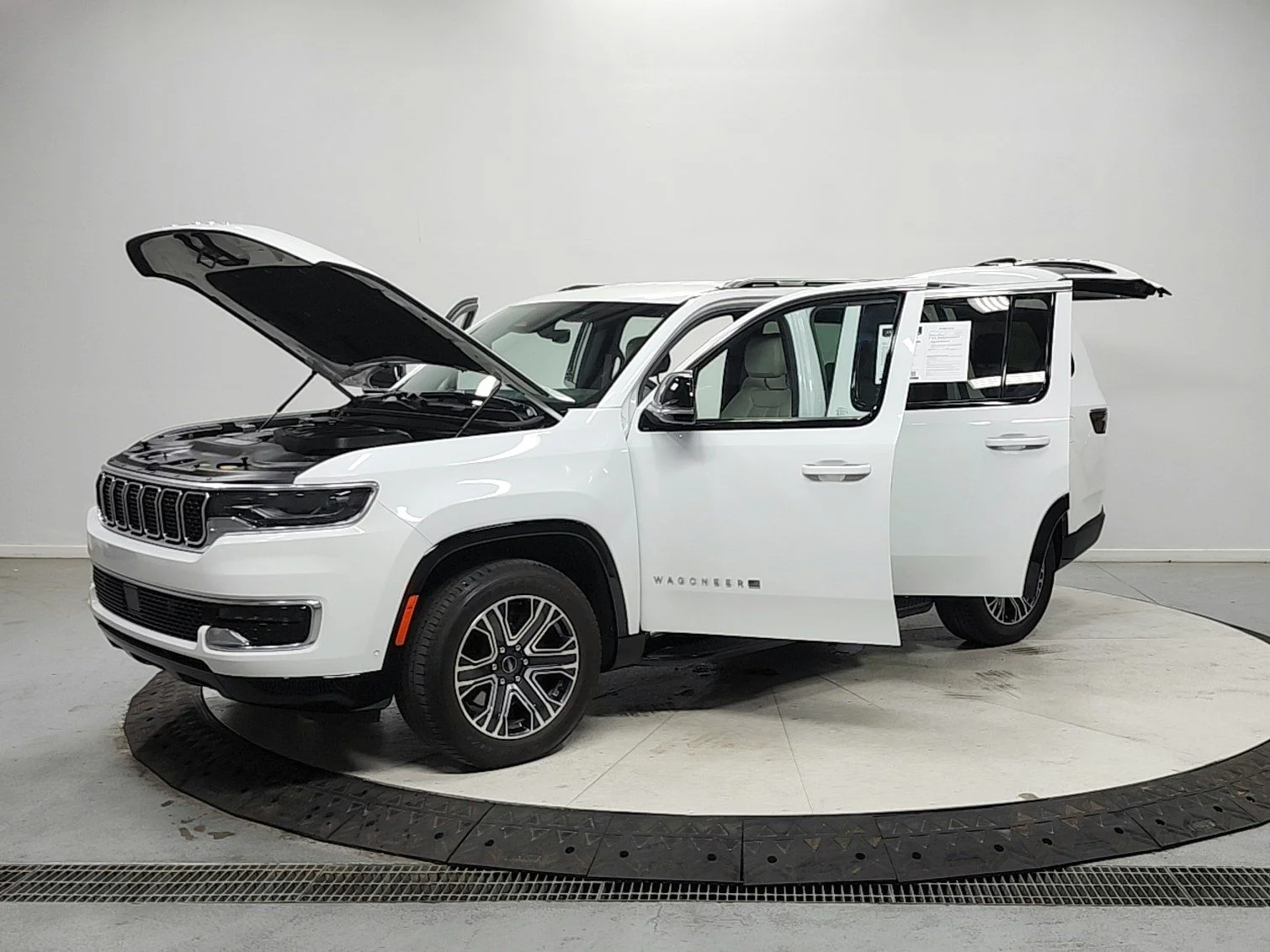 Used 2025 Bright White Clearcoat Jeep Base image 11