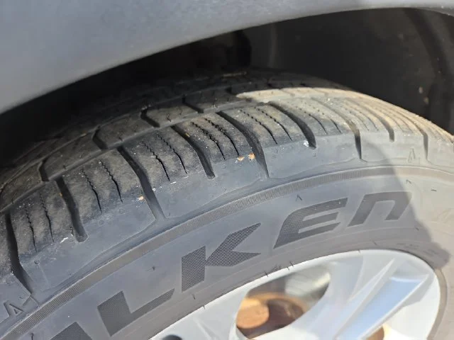 Used 2018 Black Ford SE image 15