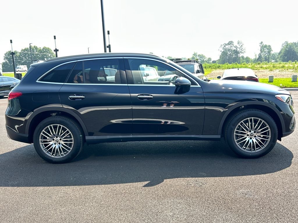 New 2026 Black Mercedes-Benz GLC 300 image 9