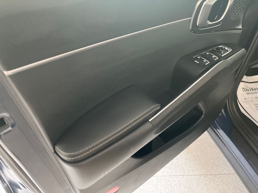 Used 2026 Black Kia S image 11
