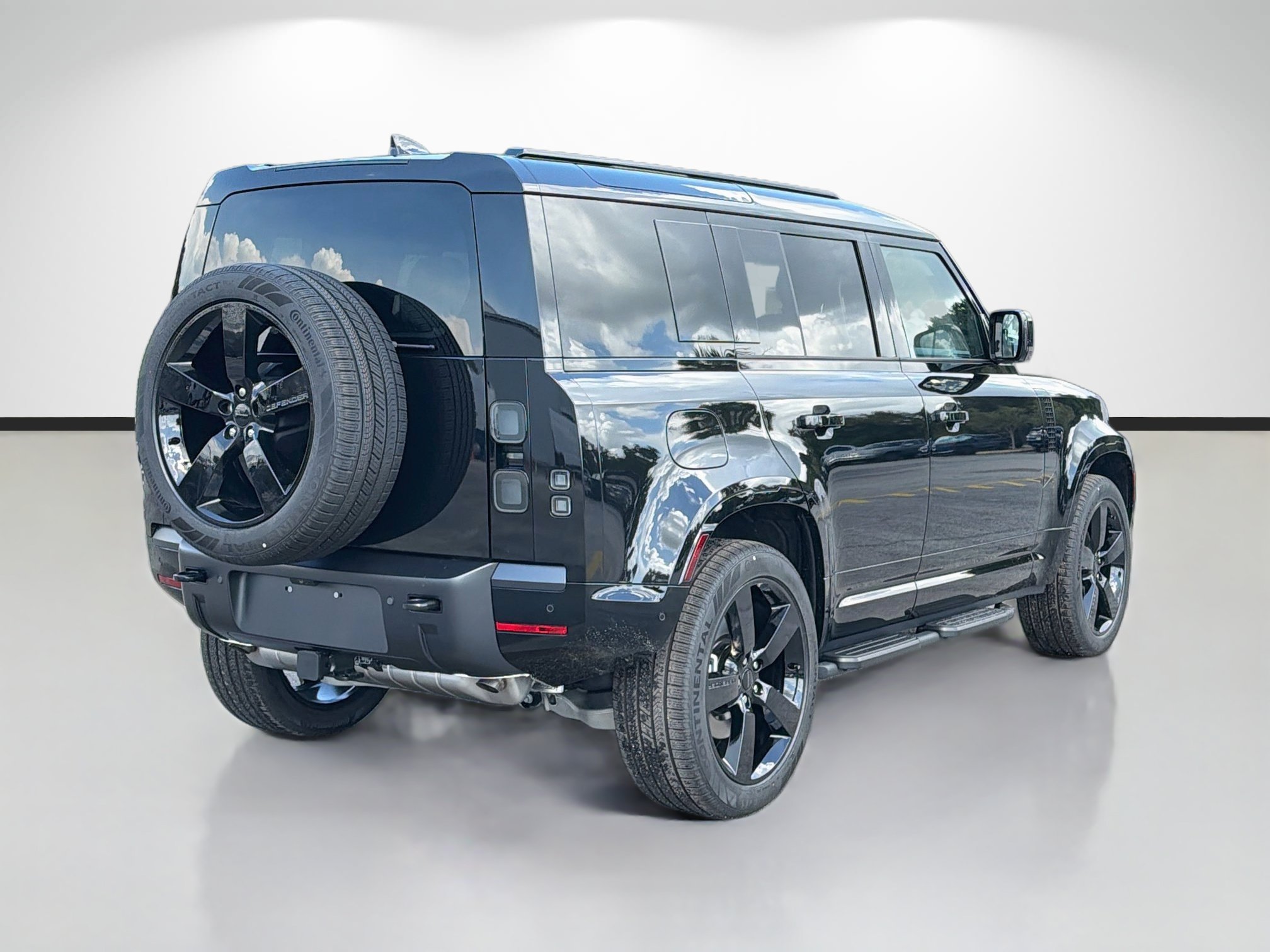 New 2026 Santorini Black LAND ROVER X-Dynamic SE image 5