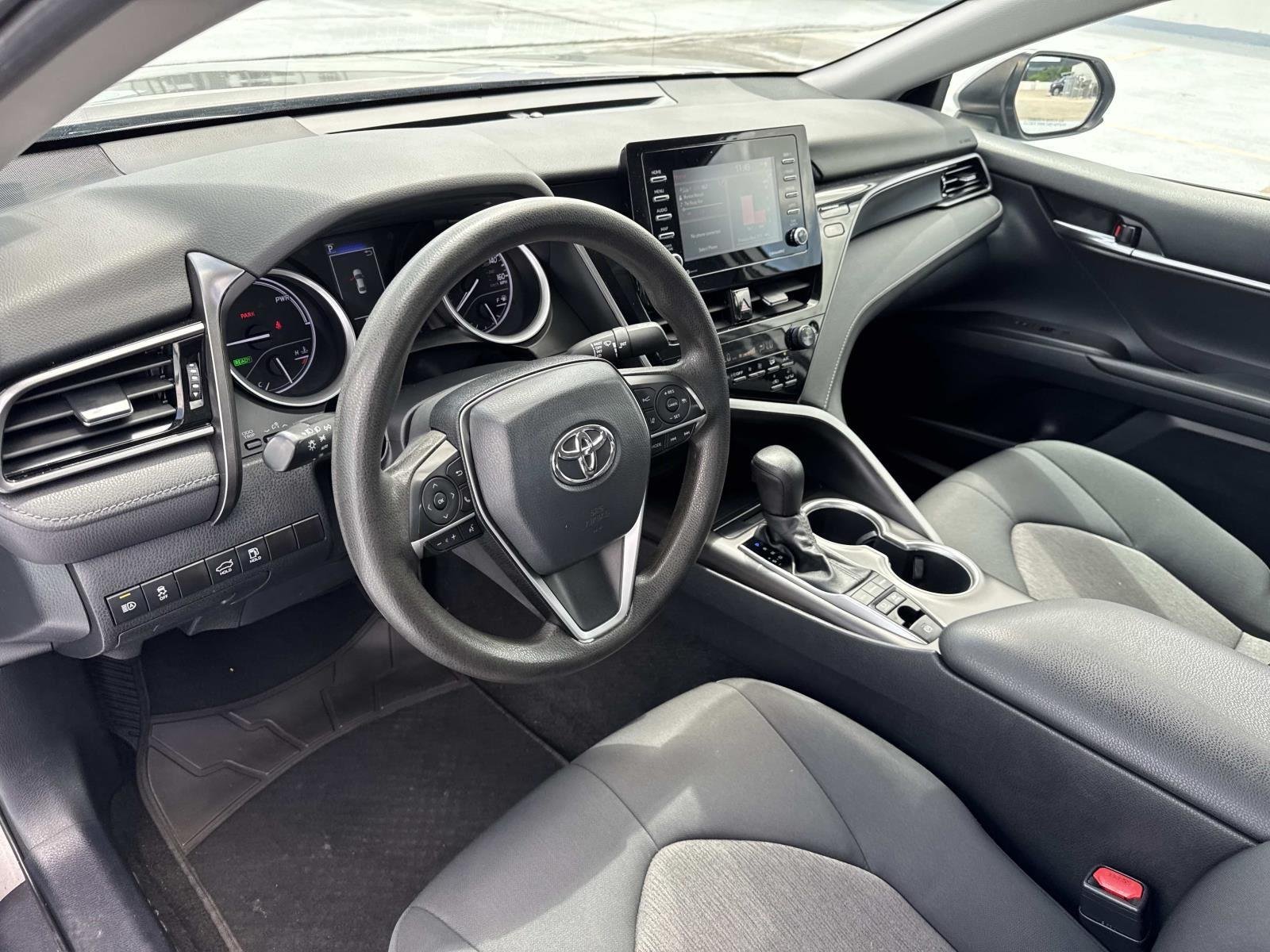 2021 Toyota Camry LE - Photo 18