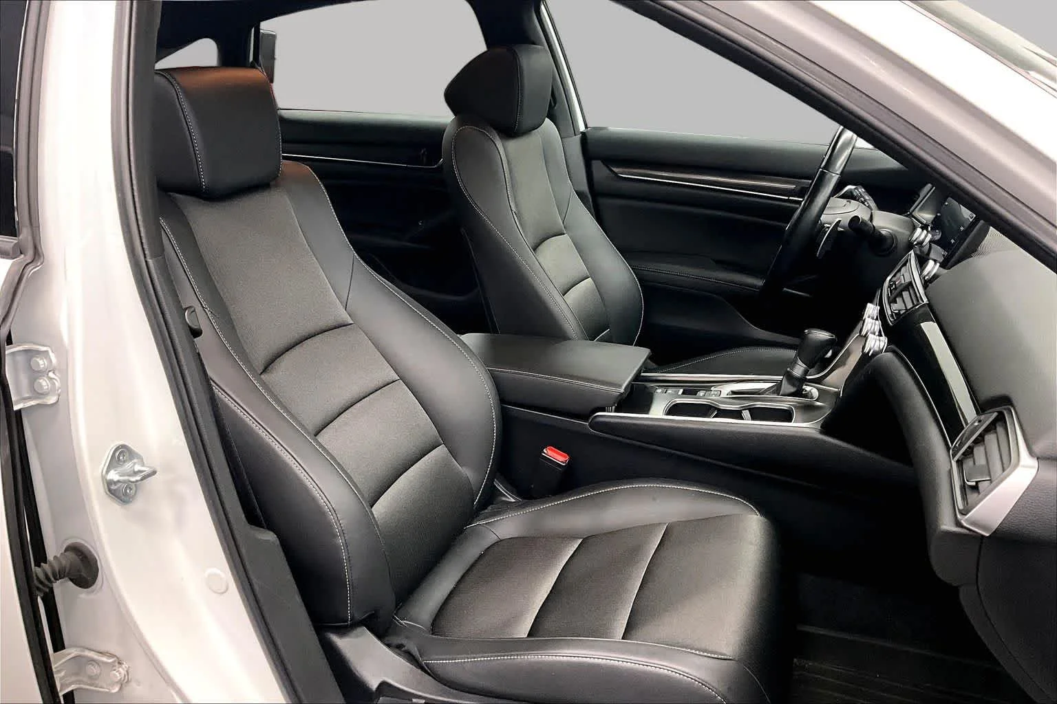 Used 2022 Platinum White Pearl Honda Sport image 9