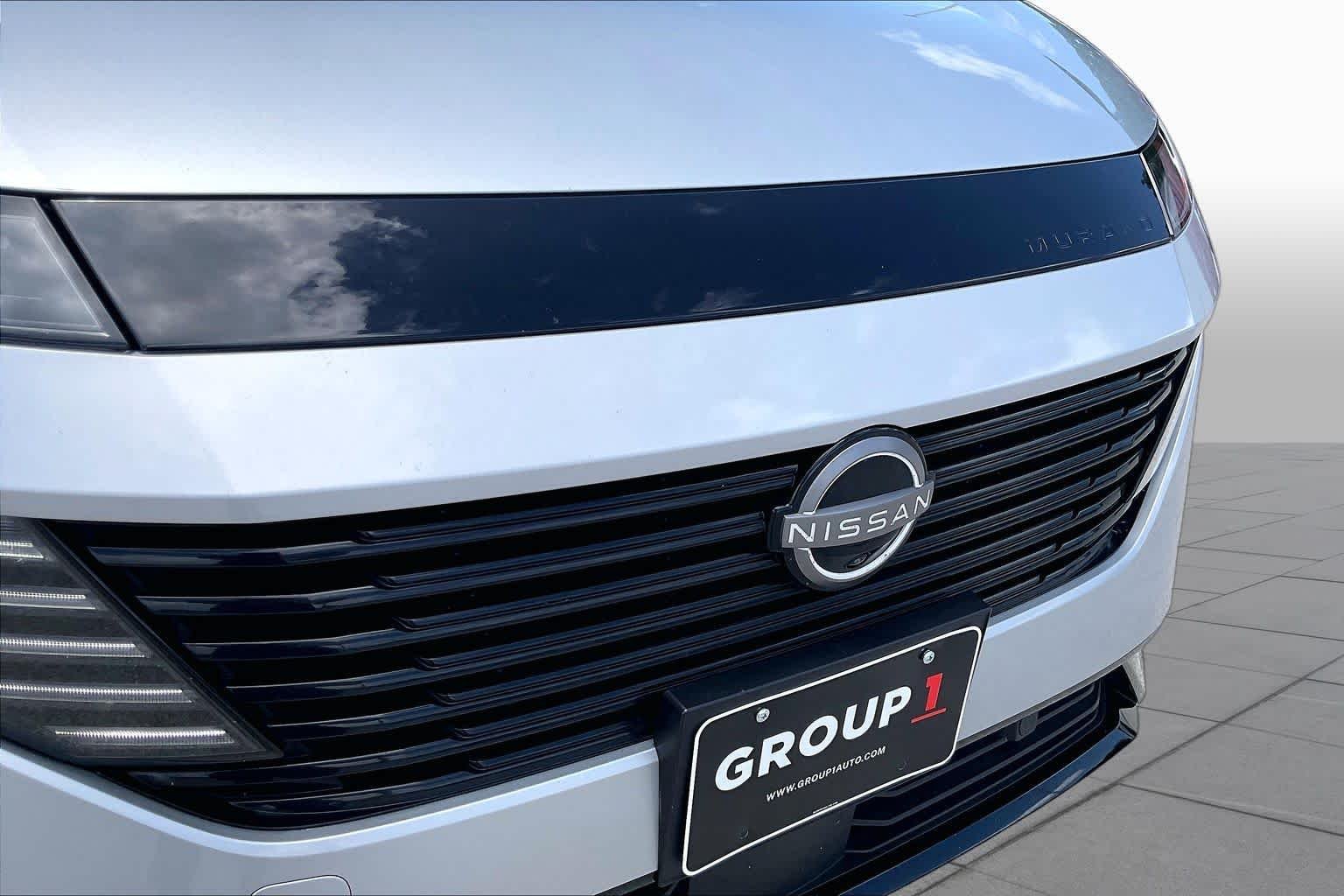 Used 2025 Silver Nissan Platinum image 30