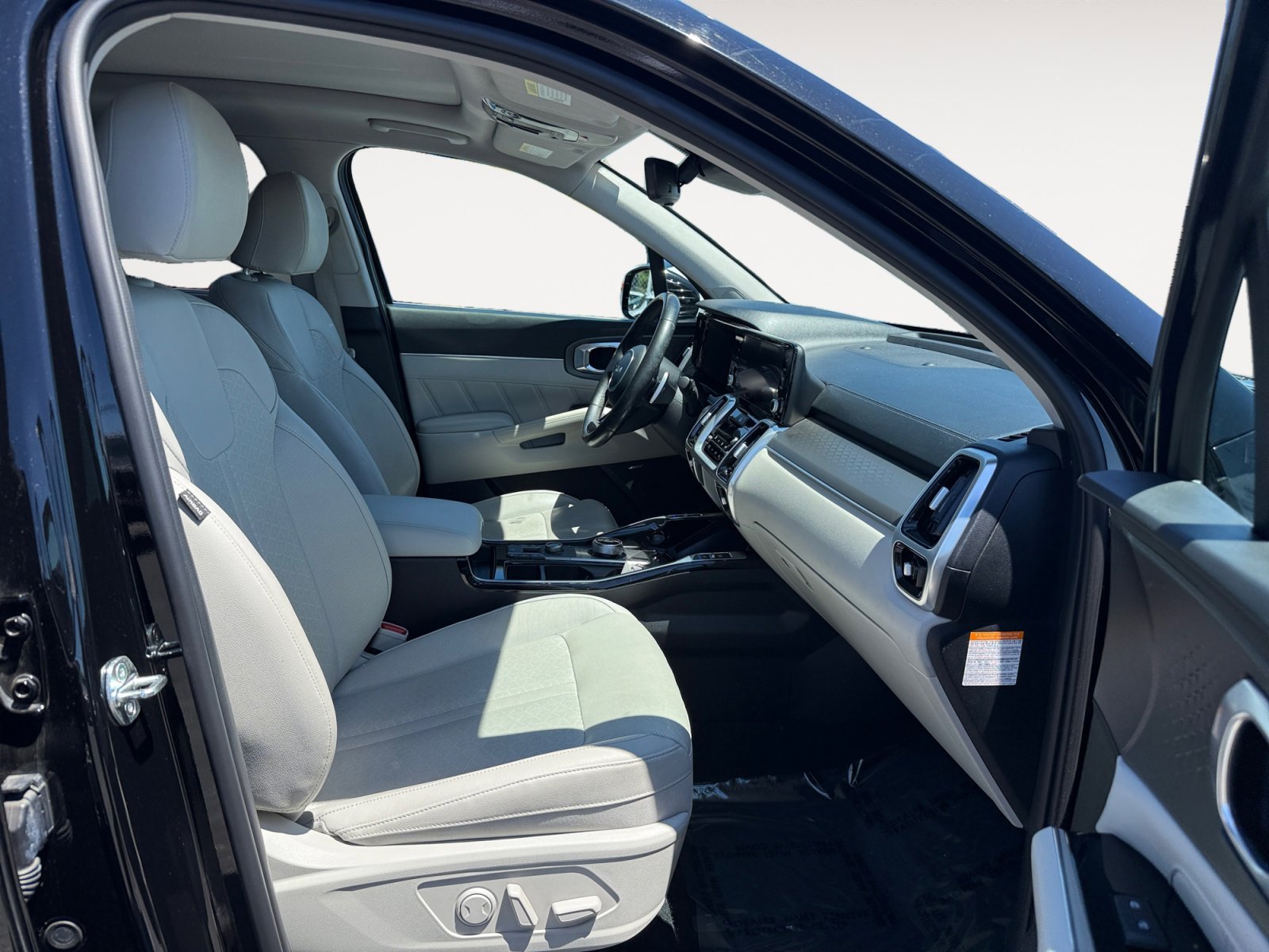 Used 2023 Aurora Black Kia SX Prestige image 19