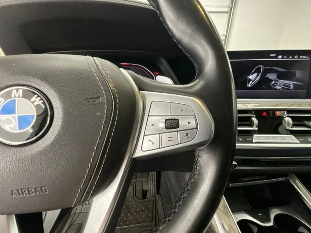 Used 2019 Black BMW xDrive40i image 18