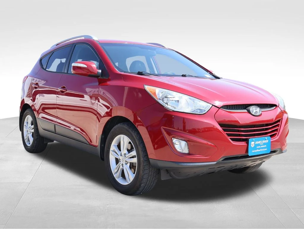 Used 2013 Garnet Red Hyundai GLS image 6