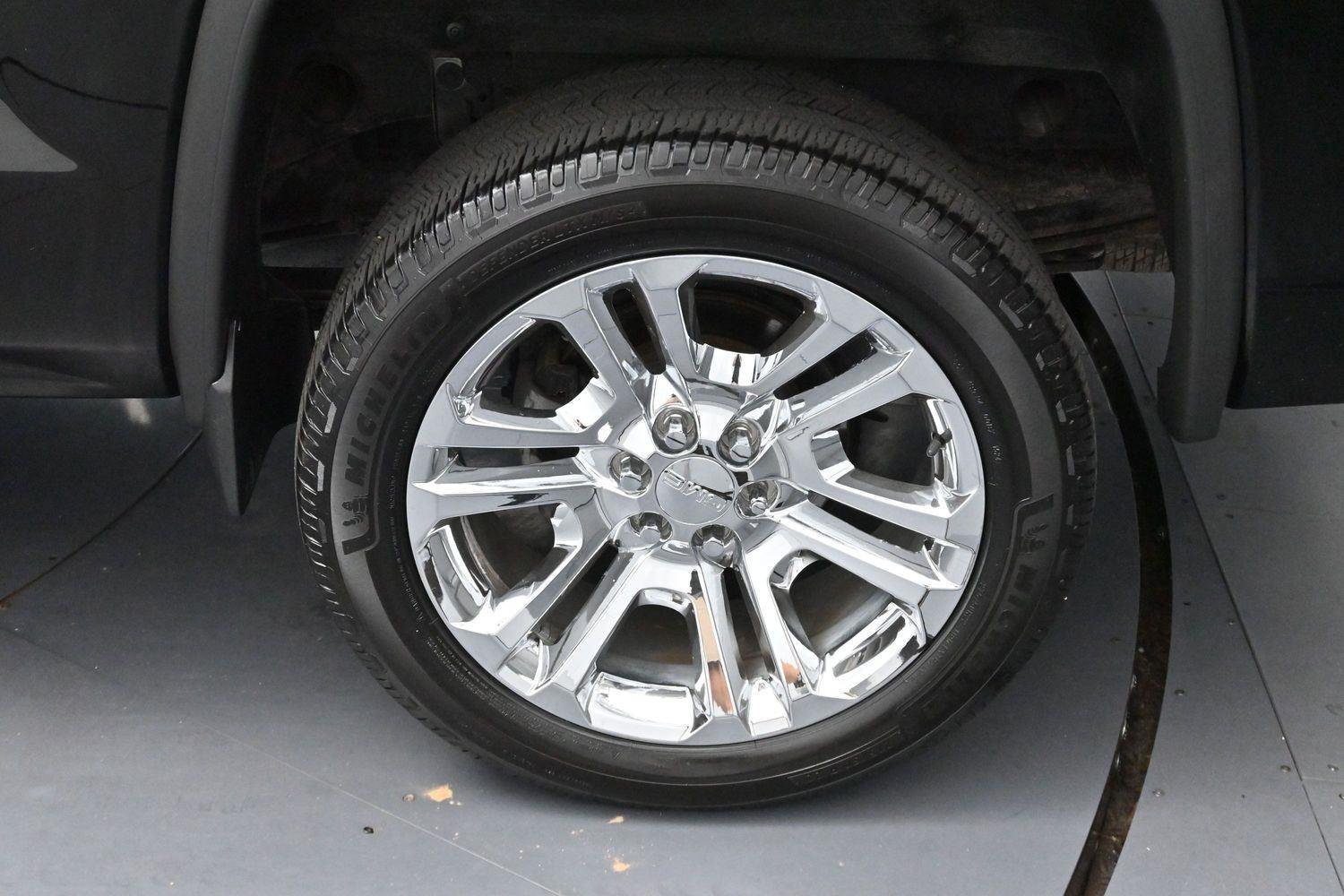 Used 2015 Onyx Black GMC Denali image 30