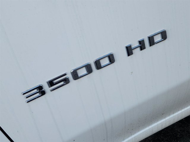 2025 Chevrolet Silverado 3500 HD Chassis Cab photo 27 of 58