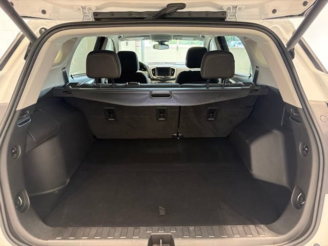 Used 2022 Summit White GMC SLE image 7