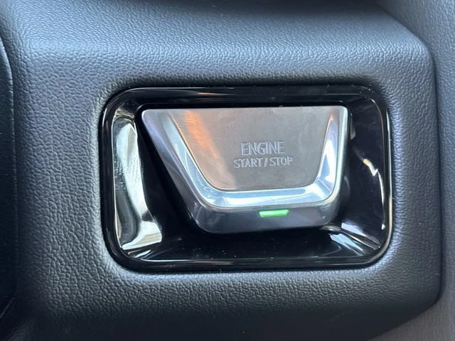 2027 GMC Yukon Denali - Photo 18