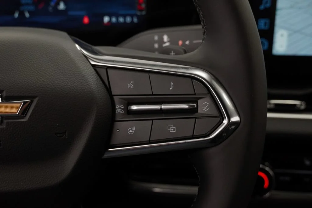 New 2027 Mosaic Black Metallic Chevrolet LT image 21